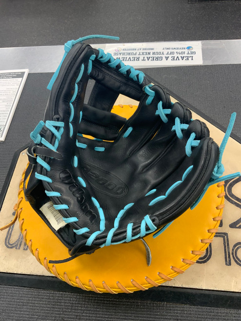 Vist Large View of Product Image Which is Used Wilson A2000 PRO STOCK 1788 BB/SB Glove RH Throw Black 11 1/4"