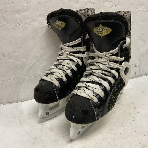 Vist Large View of Product Image Which is Used CCM TACKS 352 Junior Hockey Skate Junior 04