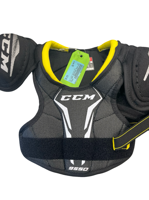 Vist Large View of Product Image Which is Used CCM 9550 SHOULDER PADS YTH MD Youth Shoulder Pads MD