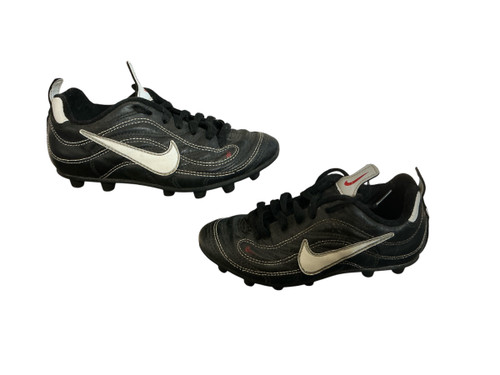 Vist Large View of Product Image Which is Used Nike Soccer Cleats Black Junior 02