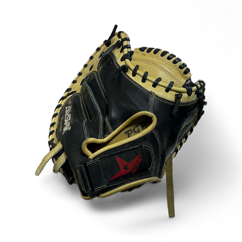 Vist Large View of Product Image Which is Used All Star CM3000TM BB/SB Catchers RH Throw Black 33"
