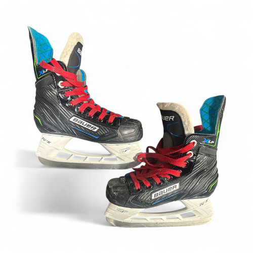 Vist Large View of Product Image Which is Used Bauer XLP Junior Hockey Skate Junior 01