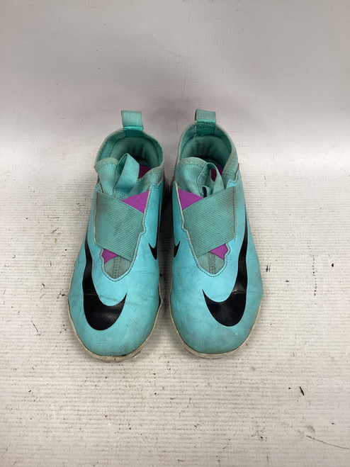 Vist Large View of Product Image Which is Used Nike Soccer Turf Shoes None Junior 03