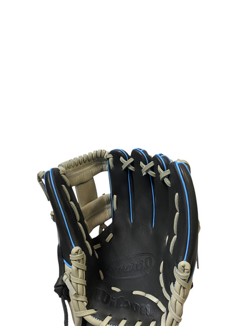 Vist Large View of Product Image Which is Used Wilson A1000 BB/SB Glove RH Throw Black 11 1/2"