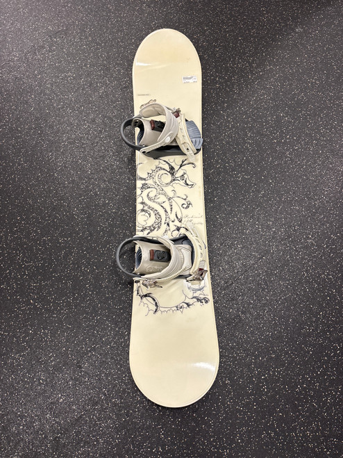 Vist Large View of Product Image Which is Used Salomon RADIANT Womens Board/Bindings White 139 cm