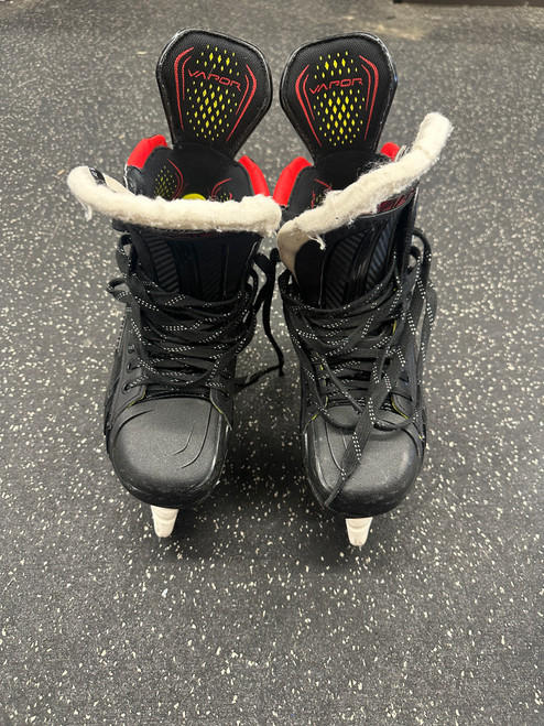 Vist Large View of Product Image Which is Used Bauer VAPOR 2X Senior Hockey Skate Senior 8
