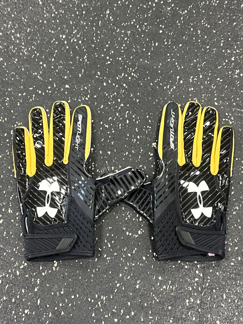Vist Large View of Product Image Which is Used Under Armour SPOTLIGHT FB Gloves Black XL