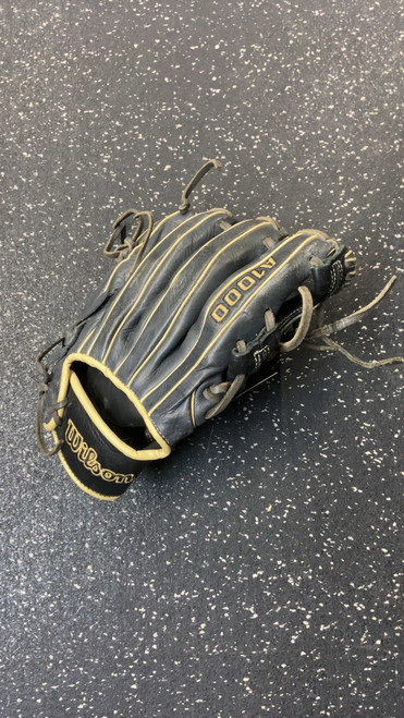 Vist Large View of Product Image Which is Used Wilson A1000 BB/SB Glove RH Throw Black 11 1/2"