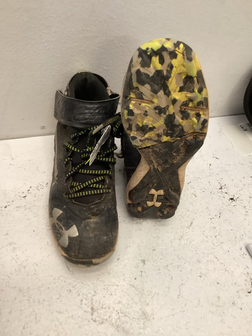 Vist Large View of Product Image Which is Used Under Armour B4 BB/SB Cleats Black Junior 01