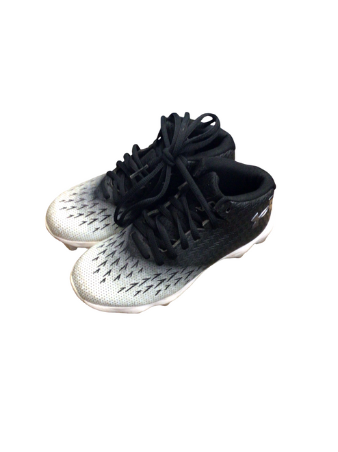 Vist Large View of Product Image Which is Used Under Armour Jr FB Cleats Black Junior 01