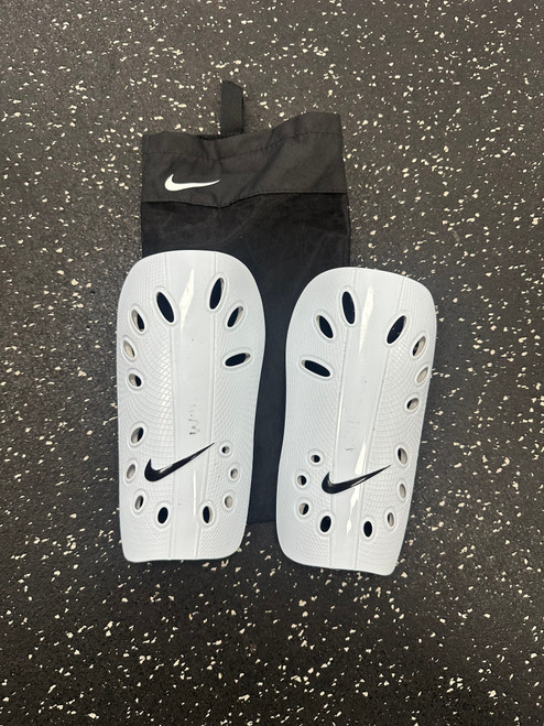 Vist Large View of Product Image Which is Used Nike Soccer Shin Guards Youth White LG