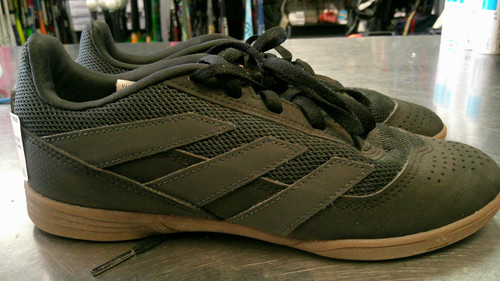 Vist Large View of Product Image Which is Used Adidas Soccer Indoor Shoes Black Junior 04