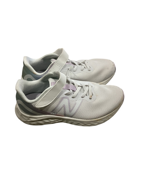 Vist Large View of Product Image Which is Used New Balance Running/X-Train Shoes W White Junior 02.5