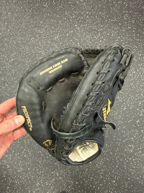Vist Large View of Product Image Which is Used Mizuno GXC 112 BB/SB Catchers LH Throw Black 31 1/2"