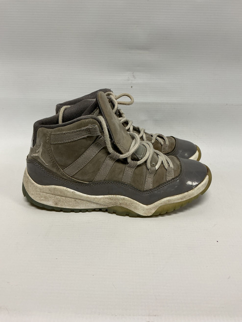 Vist Large View of Product Image Which is Used Nike Basketball Shoes M Grey Junior 01.5