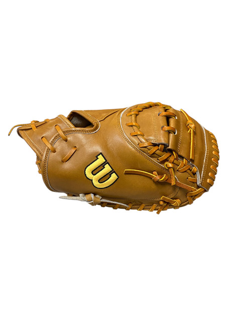Vist Large View of Product Image Which is Used Wilson A2000 BB/SB Catchers RH Throw Brown 33 1/2"