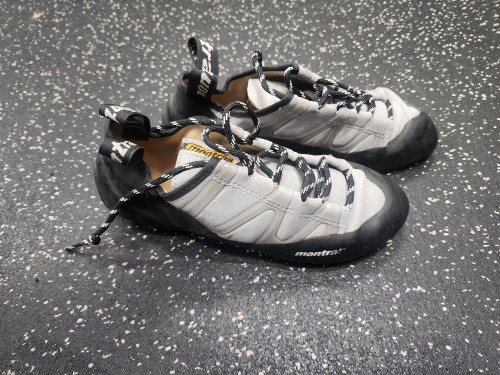 Vist Large View of Product Image Which is Used Montrail Climbing Shoes Senior 8.5