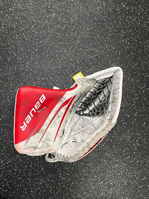 Vist Large View of Product Image Which is Used Bauer HYPERLITE 2 Senior Goalie Catcher White