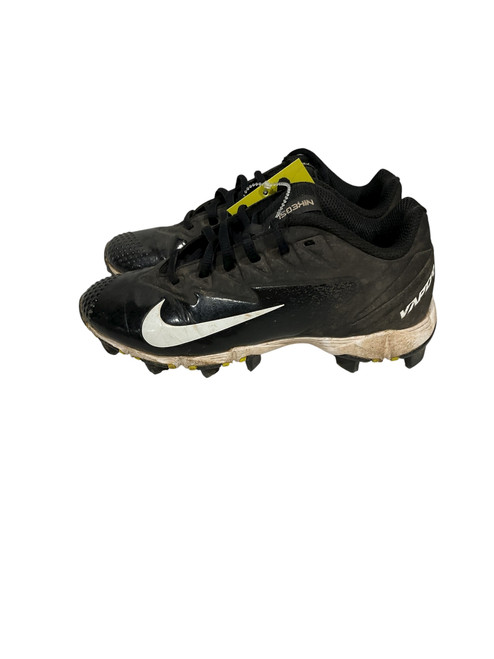 Vist Large View of Product Image Which is Used Soccer Cleats Grey Junior 01