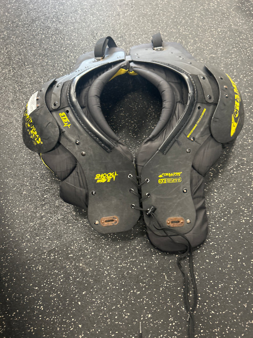 Used Champro SHOCKWAVE YOUTH FB Shoulder Pads Black 3X 11726-S000287449 Vist Large View of Product Image Which is Used Champro SHOCKWAVE YOUTH FB Shoulder Pads Black 3X