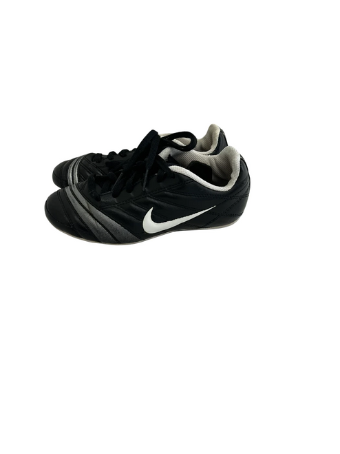 Vist Large View of Product Image Which is Used Nike Totla 90 MD Yth 12 Black Soccer Cleats