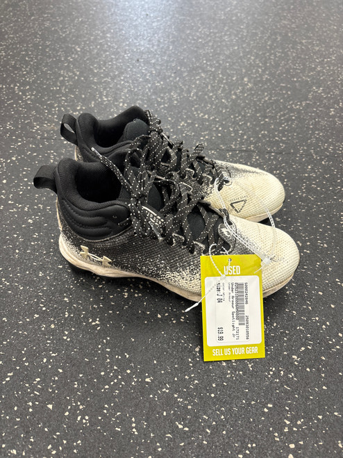 Vist Large View of Product Image Which is Used Under Armour Jr FB Cleats White Junior 04