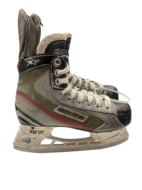 Vist Large View of Product Image Which is Used Bauer X5.0 SZ 2 Junior Hockey Skate Junior 02