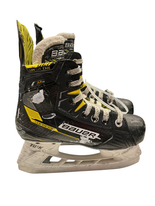 Vist Large View of Product Image Which is Used Bauer M4 SZ 1.5 Junior Hockey Skate Junior 01.5