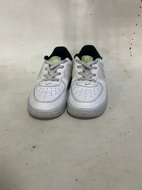 Vist Large View of Product Image Which is Used Nike Basketball Shoes Y White Youth 12.0