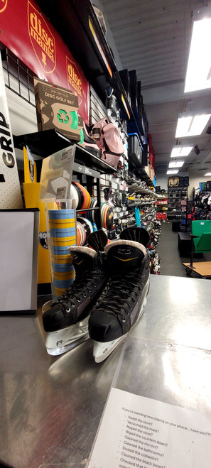 Vist Large View of Product Image Which is Used CCM TACKS LEGEND Intermediate Hockey Skate Intermediate 4.5