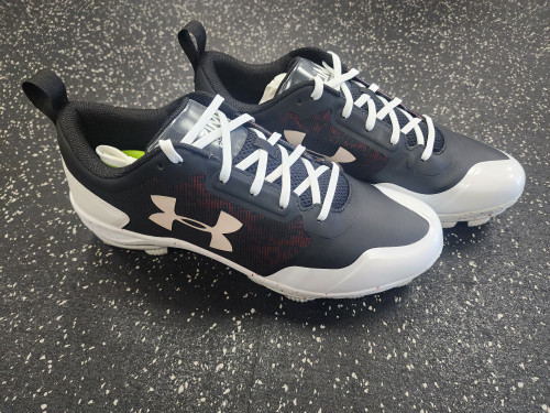 Vist Large View of Product Image Which is New Under Armour Team Heater Low Tpu Sernior 12
