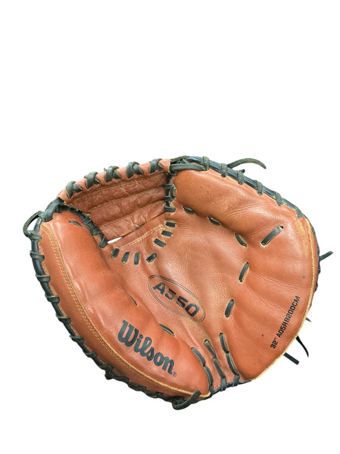 Vist Large View of Product Image Which is Used Wilson A550 BB/SB Catchers RH Throw None 32"