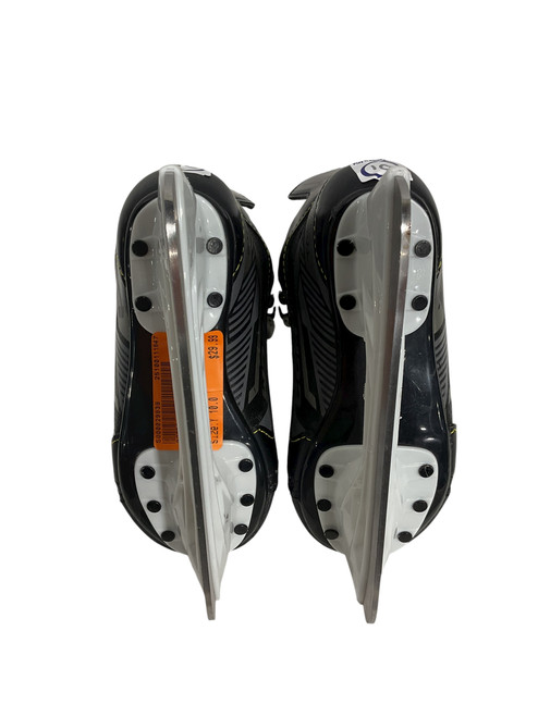 Vist Large View of Product Image Which is Used CCM AS 550 TACKS Youth Hockey Skate Youth 10.0