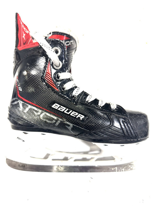 Vist Large View of Product Image Which is Used Bauer VAPOR 3X PRO Youth Hockey Skate Youth 13.5