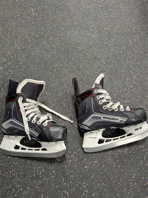 Vist Large View of Product Image Which is Used Bauer X300 Youth Hockey Skate Youth 12.0