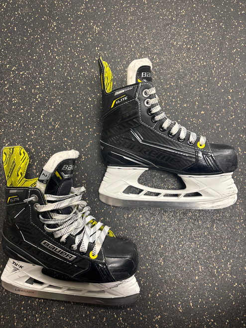 Vist Large View of Product Image Which is Used Bauer ELITE Junior Hockey Skate Junior 02