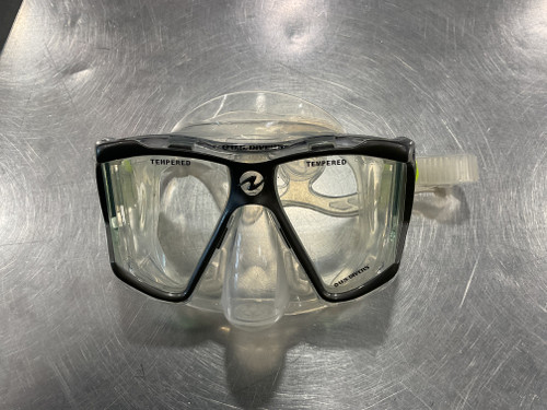 Vist Large View of Product Image Which is Used US Divers Underwater Mask Black