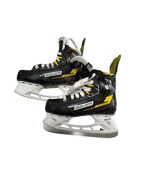 Vist Large View of Product Image Which is Used Bauer SUPREME M4 Junior Hockey Skate Junior 02.5
