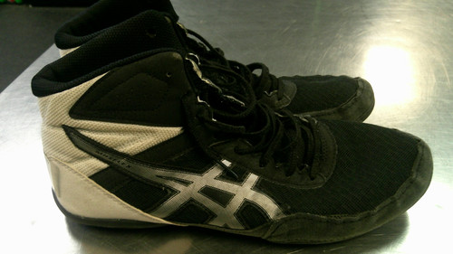 Vist Large View of Product Image Which is Used Asics Wrestling Shoes Black Senior 11.5