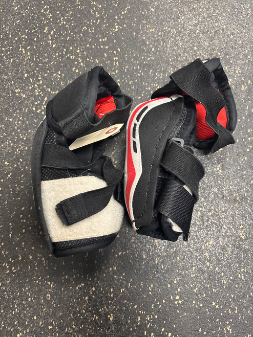 Vist Large View of Product Image Which is Used Reebok 14K Junior Elbow Pads SM