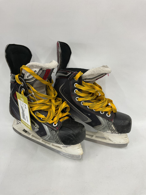 Vist Large View of Product Image Which is Used Bauer VAPOR X80 Intermediate Hockey Skate Intermediate 5.5