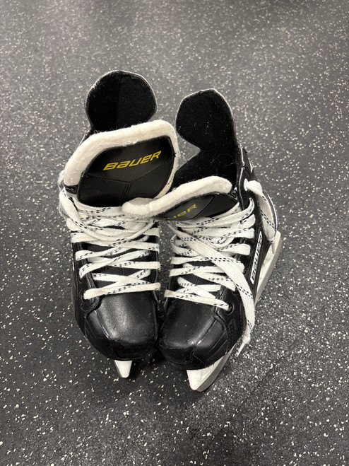 Vist Large View of Product Image Which is Used Bauer SUPREME S140 Junior Hockey Skate Junior 02