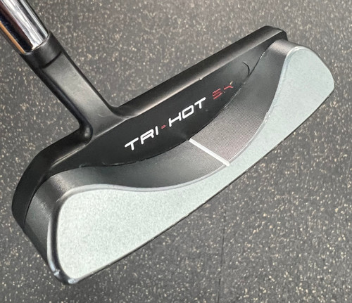 Vist Large View of Product Image Which is Used Odyssey TRIHOT 5K Mens Putter RH