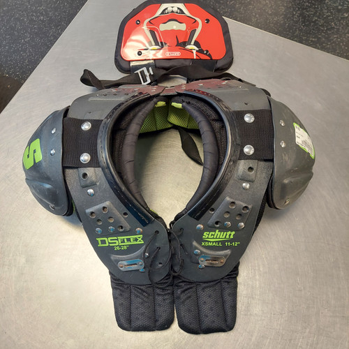 Vist Large View of Product Image Which is Used Schutt DS FLEX FB Shoulder Pads Black XS