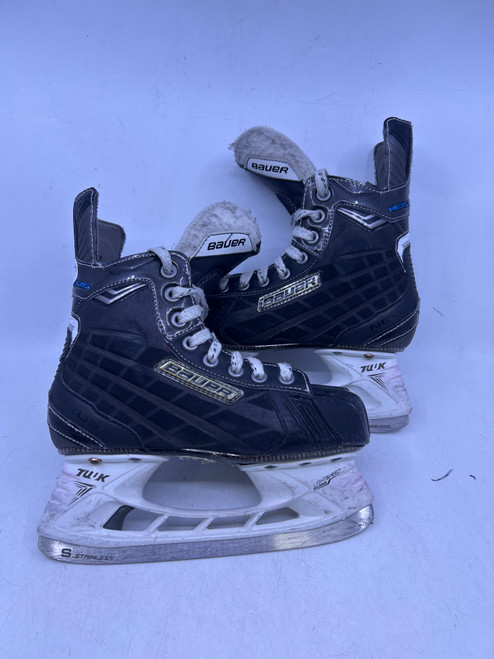 Vist Large View of Product Image Which is Used Bauer NEXUS 5000 Junior Hockey Skate Junior 02.5