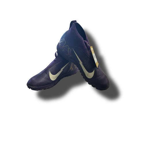 Vist Large View of Product Image Which is Used Nike Soccer Indoor Shoes Purple Youth 06.0