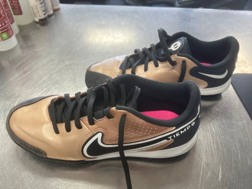 Vist Large View of Product Image Which is Used Nike Soccer Indoor Shoes Brown Senior 6