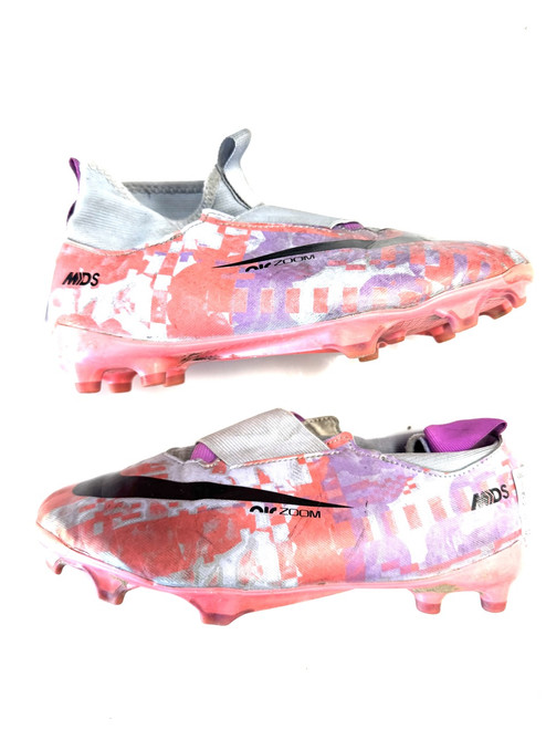 Vist Large View of Product Image Which is Used Nike Soccer Cleats Purple Senior 5.5
