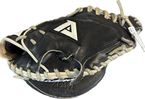 Vist Large View of Product Image Which is Used ACADEMA BB/SB Catchers RH Throw Black 33"