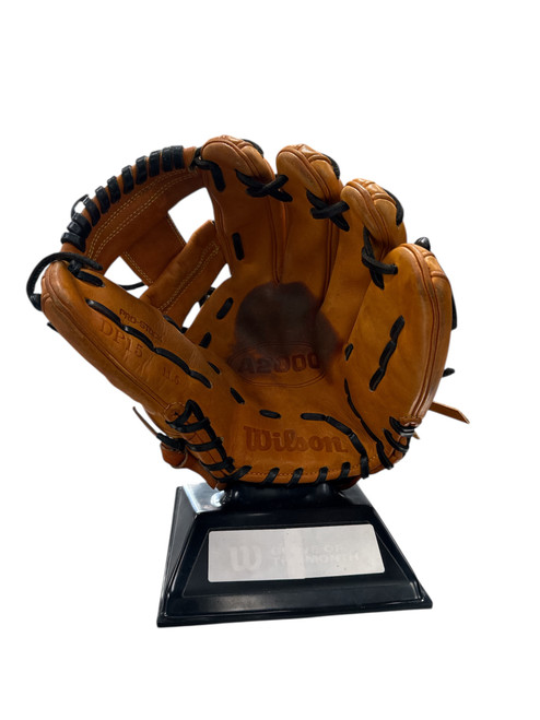 Vist Large View of Product Image Which is Used Wilson A2000 BB/SB Glove RH Throw Brown 11 1/2"